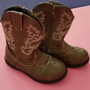 Toddler cowgirl boots. Size 8
